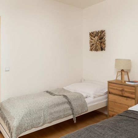 Sunny Apartment In Modrany By Prague Days Kültér fotó