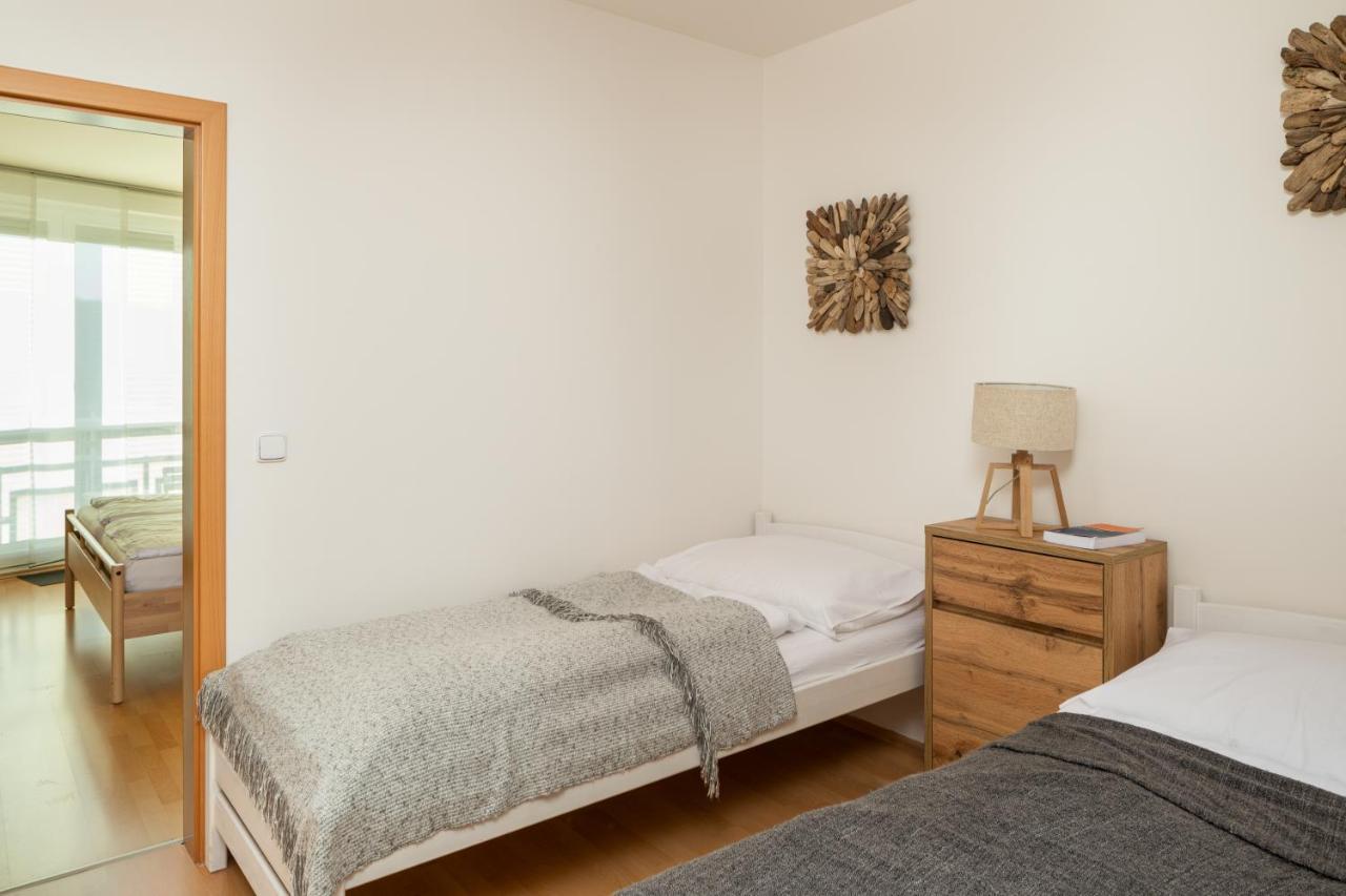 Sunny Apartment In Modrany By Prague Days Kültér fotó