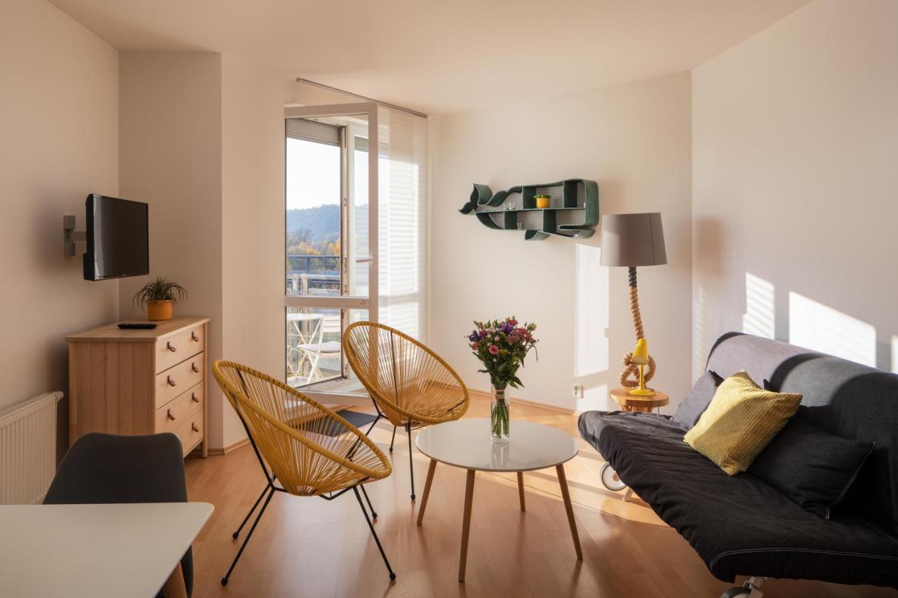 Sunny Apartment In Modrany By Prague Days Kültér fotó