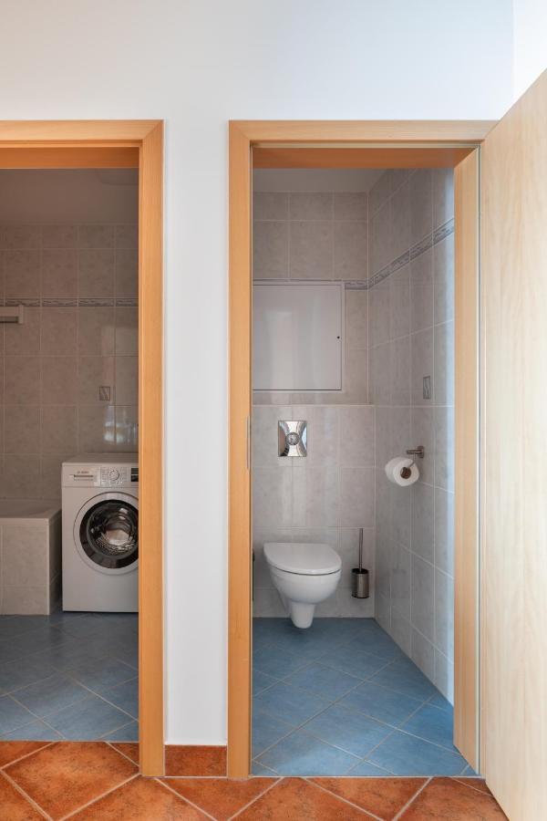 Sunny Apartment In Modrany By Prague Days Kültér fotó